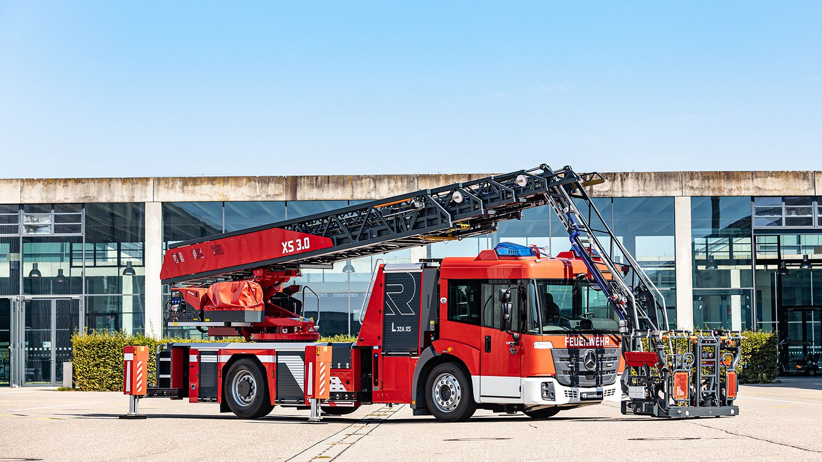 L32AXS Flat Aerial Ladder